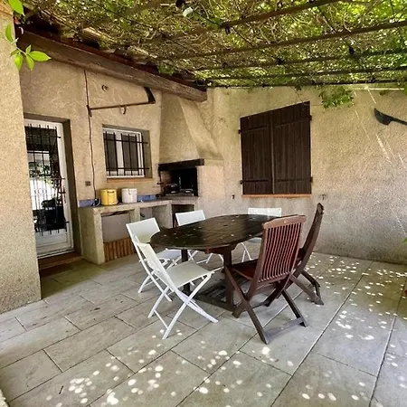 Villa Belle Et Grande Pour Des Sejours En Famille Et Entre Amis Cruscades