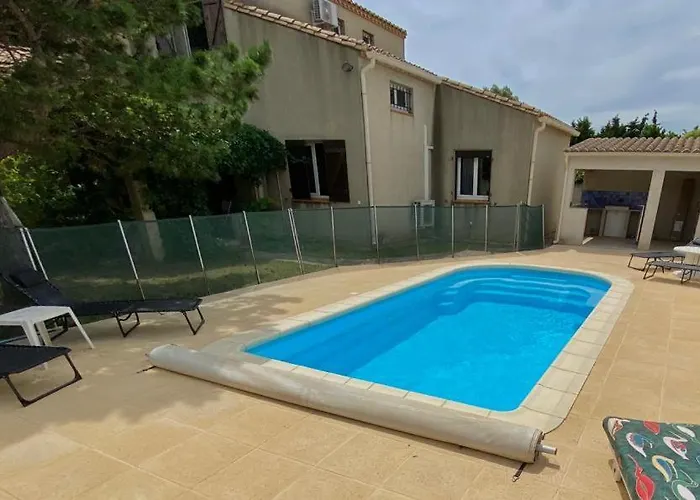 Vila Belle Et Grande Pour Des Sejours En Famille Et Entre Amis Cruscades